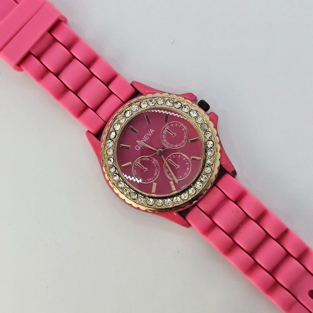 40MM Women's Watch Pink Dial Crystal Bezel Pink Plastic Band Straps‎ New Battery
